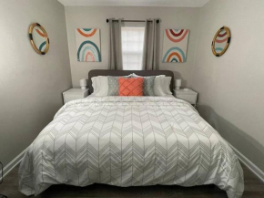 * Durham Diggs * Pet Friendly * King Bed *